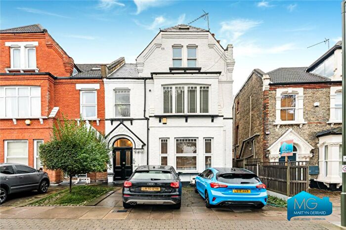 1 Bedroom Apartment To Rent In Station Road, London, N3