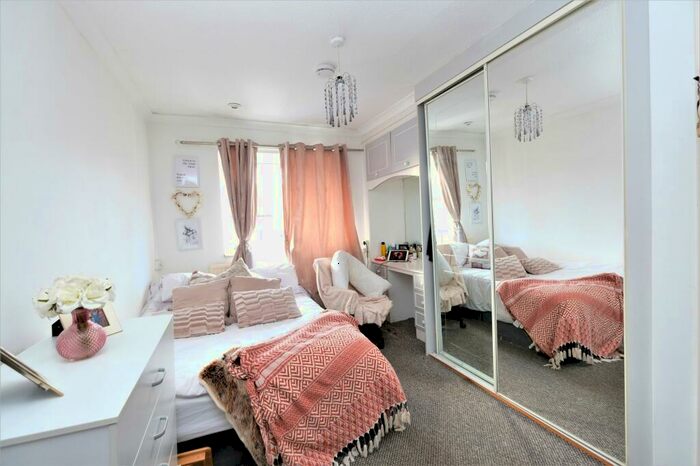 2 Bedroom Flat For Sale In Canterbury Gardens, Knights Court, M5