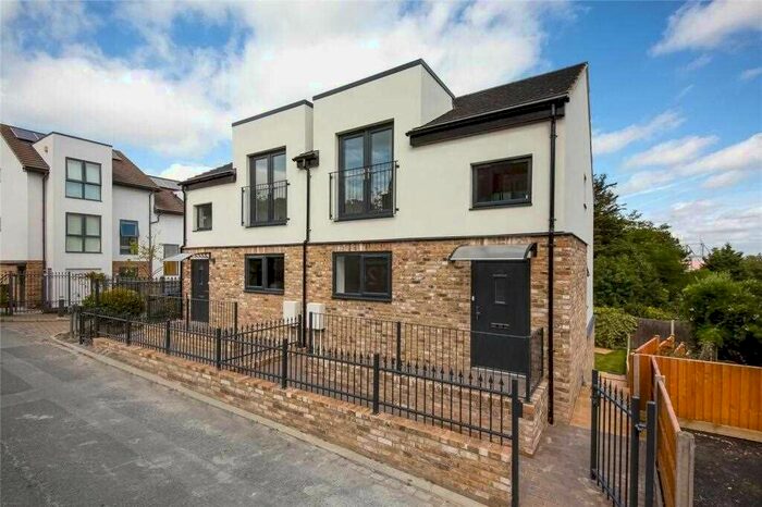 4 Bedroom Town House To Rent In Lansdowne Mews, London, SE7