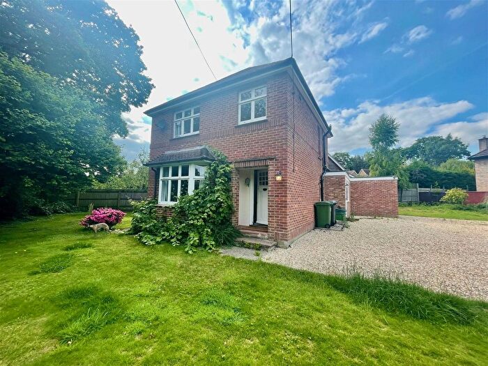 3 Bedroom Detached House To Rent In Andover Drove, Wash Water, Newbury, RG20