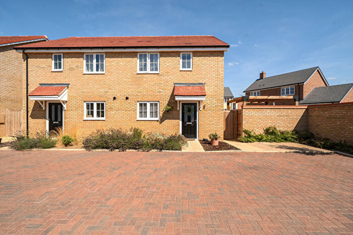 3 Bedroom Semi-Detached House For Sale In King Lane, Biddenham, Bedford, MK40