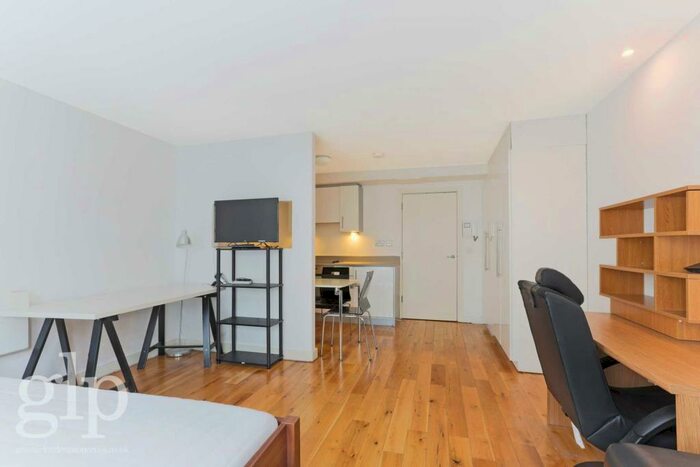 Studio To Rent In York Way, Kings Cross St Pancras, London, N1