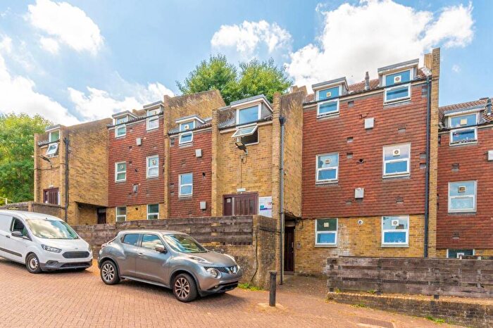 1 Bedroom Flat For Sale In Brabourne Court, Crystal Palace, London, SE19