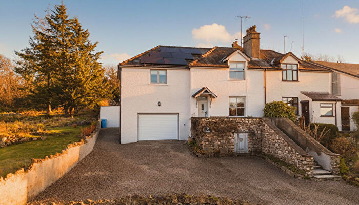 4 Bedroom Semi-Detached House For Sale In The Row, Silverdale, LA5