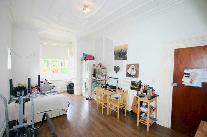 Studio To Rent In Parsifal Road, West Hampstead, London, NW6