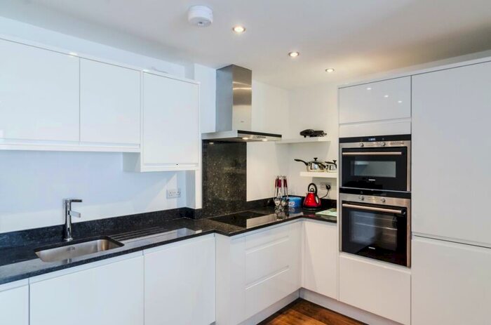 2 Bedroom Apartment To Rent In Providence Place London, N1