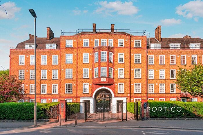 2 Bedroom Flat To Rent In Archer House, Battersea, SW11