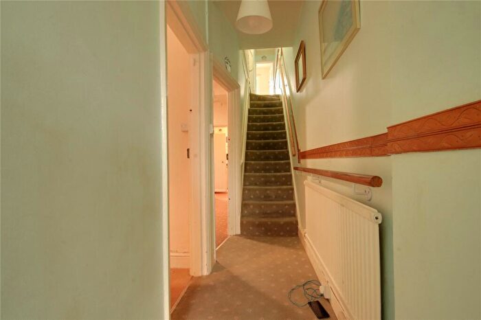 3 Bedroom End Of Terrace House For Sale In Holtwhites Hill, Enfield, EN2