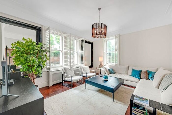 3 Bedroom Flat To Rent In Sloane Terrace, London, SW1X