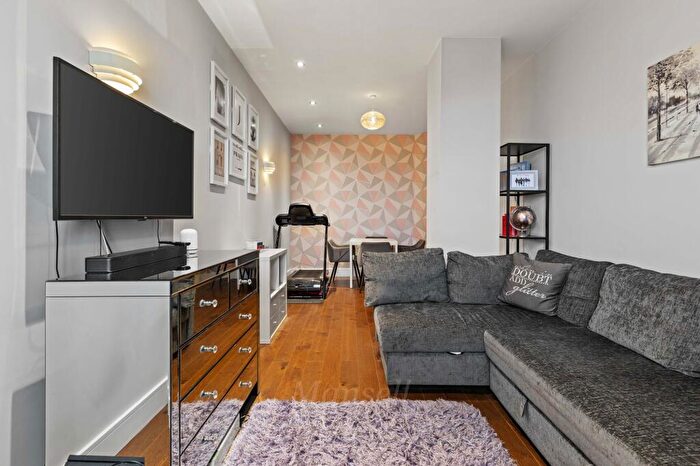 1 Bedroom Flat For Sale In Hazelwick Avenue, Ocean House Hazelwick Avenue, RH10
