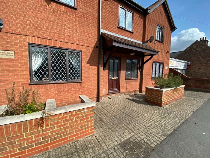 1 Bedroom Flat For Sale In Peacock Court, Long Sutton, PE12