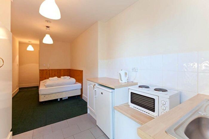 Studio To Rent In Belsize Park, London, NW3