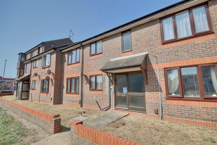 2 Bedroom Flat To Rent In Copnor Road, Portsmouth, PO3