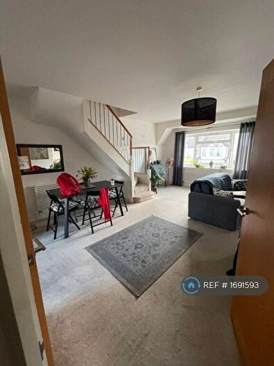 2 Bedroom Maisonette To Rent In Lower Addiscombe Road, London, CR0