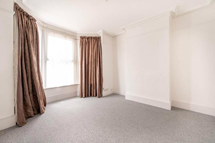 2 Bedroom House To Rent In Buxton Road, Maryland, London, E15