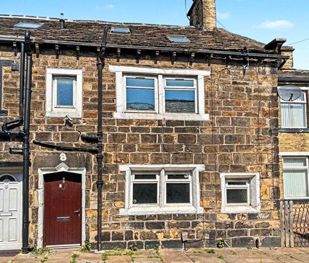 2 Bedroom Terraced House For Sale In Knights Fold, Bradford, BD7