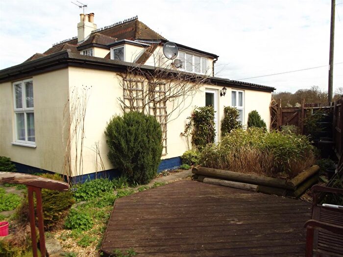 1 Bedroom Bungalow To Rent In Old Park Ride, Waltham Cross, EN7
