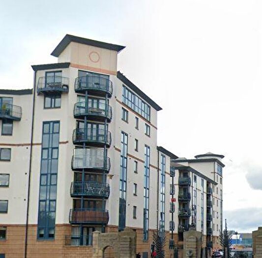 3 Bedroom Flat To Rent In Tower Place, The Shore, Edinburgh, EH6