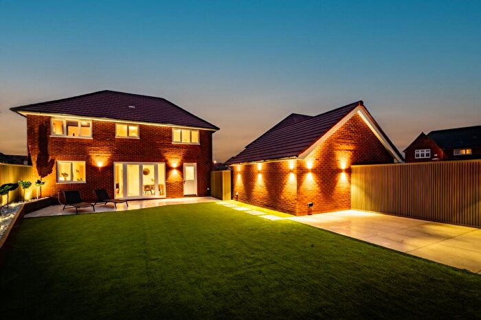 4 Bedroom Detached House For Sale In Woodward Avenue, Woodford, SK7