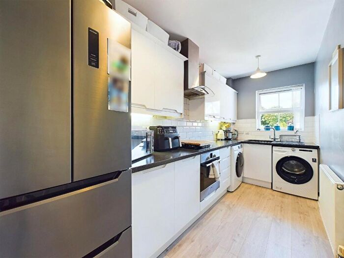 2 Bedroom Apartment To Rent In Trefoil Gardens, Amblecote, Stourbridge, DY8