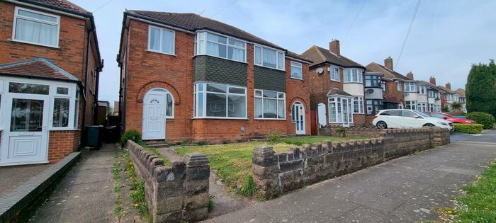 3 Bedroom House To Rent In Glenmead Road, Birmingham, B44