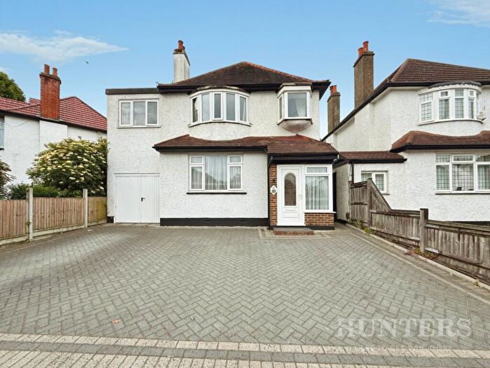 5 Bedroom Detached House For Sale In West Street, Carshalton, SM5