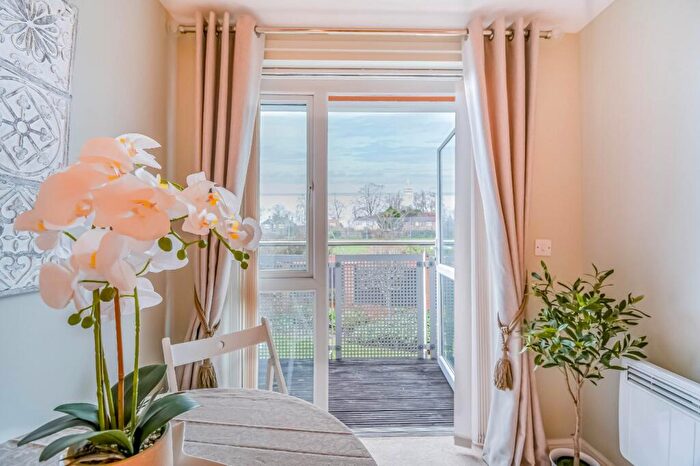 1 Bedroom Apartment For Sale In Western Avenue, Newbury, Berkshire, RG14