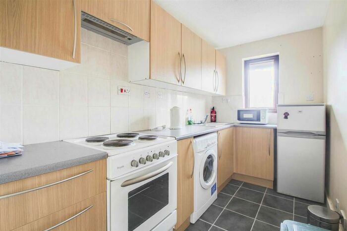 2 Bedroom Flat To Rent In Troutbeck, Peartree Bridge, Milton Keynes, MK6