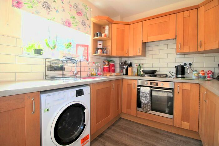 4 Bedroom Semi-Detached House To Rent In Deneside, Mutton Lane, Potters Bar, EN6