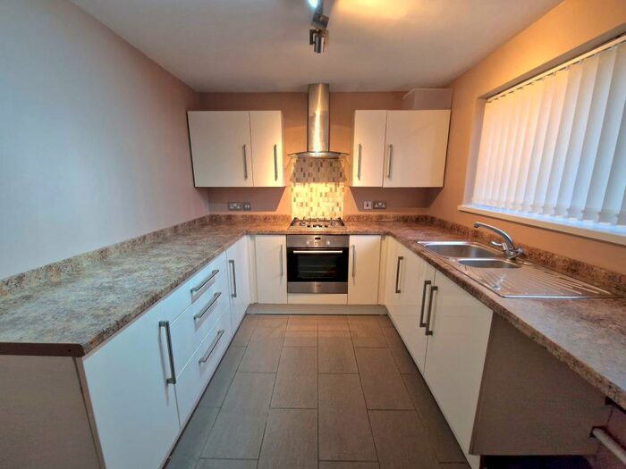 2 Bedroom Maisonette To Rent In Parkdale Drive, B31