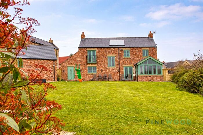 4 Bedroom Detached House For Sale In Mansfield Road, Scarcliffe, S44