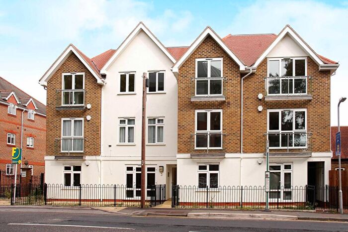 2 Bedroom Flat To Rent In York Road, Woking, GU22