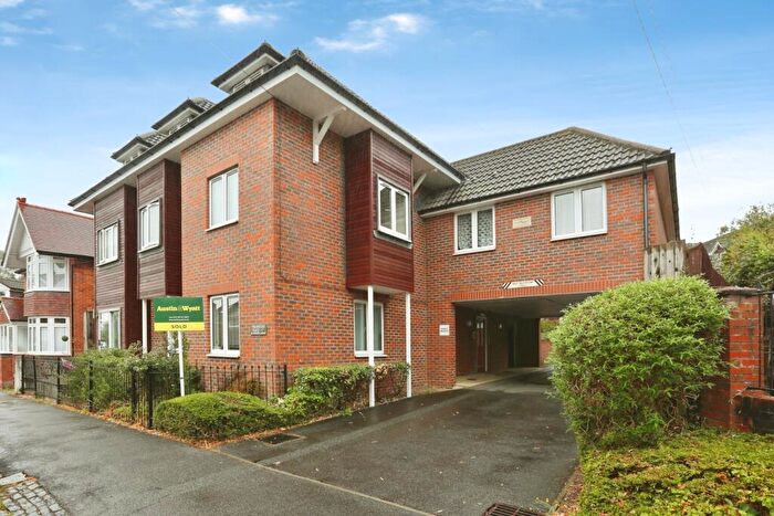 2 Bedroom House For Sale In Richmond Gardens, Southampton, Hampshire, SO17