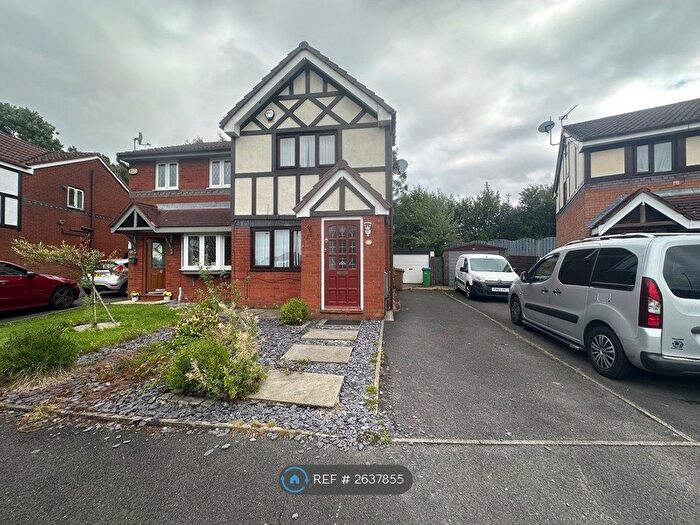 2 Bedroom Semi-detached House To Rent In Knight Crescent, Middleton, Manchester, M24