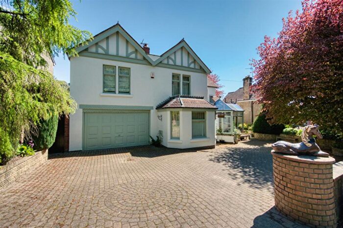 4 Bedroom Detached House For Sale In Cromford Road, Wirksworth, DE4