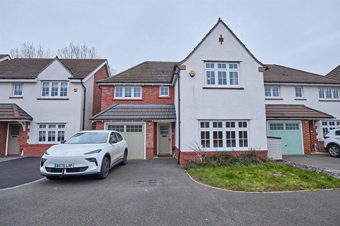 4 Bedroom Detached House To Rent In Porter Close, Hinckley, LE10