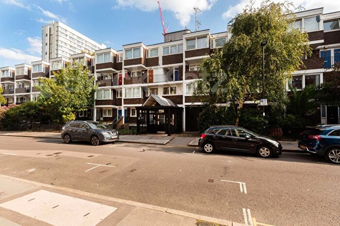 3 Bedroom Flat To Rent In Banner Street, Old Street, EC1Y
