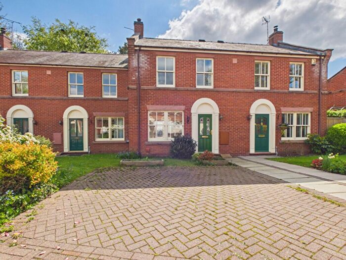 2 Bedroom Mews For Sale In Newall Close, Tattenhall, CH3