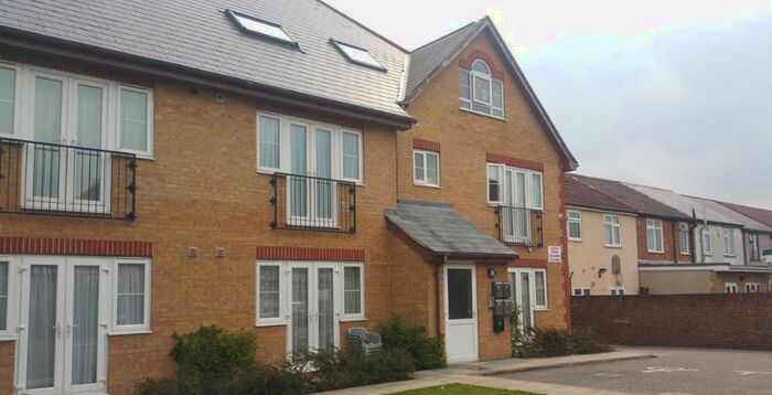 2 Bedroom Flat To Rent In Aubrey Court, Dawley Road, Hayes, Middlesex, UB3