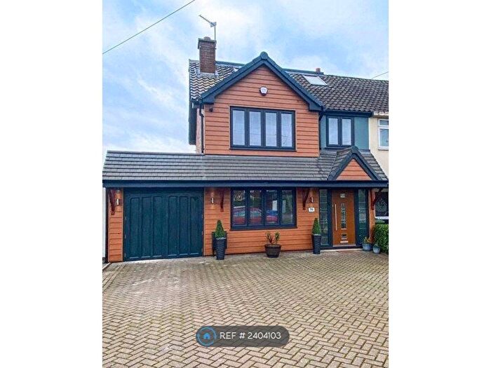 3 Bedroom Semi-Detached House To Rent In Broad Lane, Essington, WV11