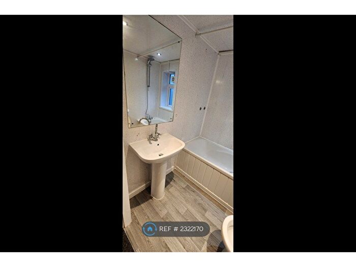 4 Bedroom Terraced House To Rent In Rutland Street, Ashton-Under-Lyne, OL6
