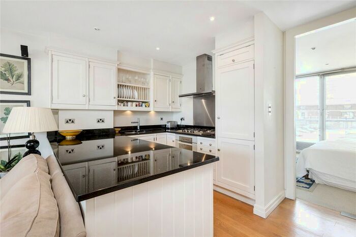 2 Bedroom Flat For Sale In Molasses House, Clove Hitch Quay, SW11