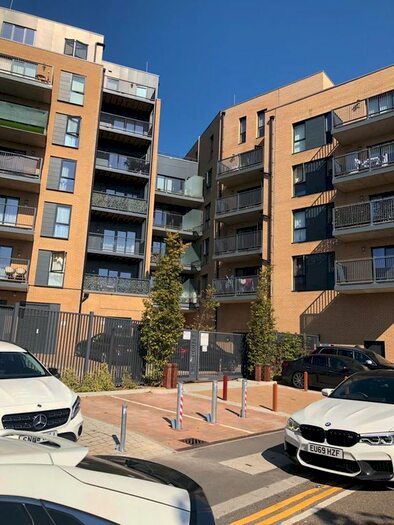 1 Bedroom Flat To Rent In Clarence Avenue, Gants Hill, London, IG2