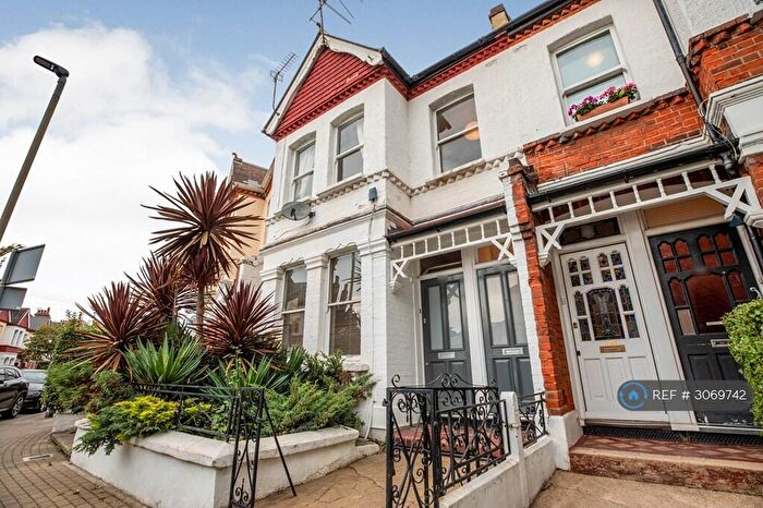 2 Bedroom Flat To Rent In Balham, London, SW12