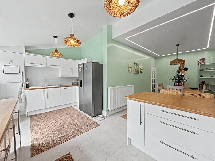 4 Bedroom Terraced House For Sale In St. Johns Road, Gillingham, Kent, ME7