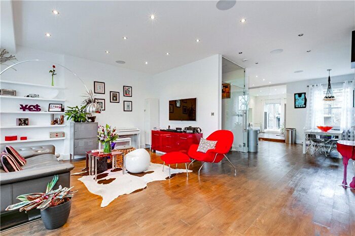 3 Bedroom Flat To Rent In Nevern Square, Earls Court, London, SW5