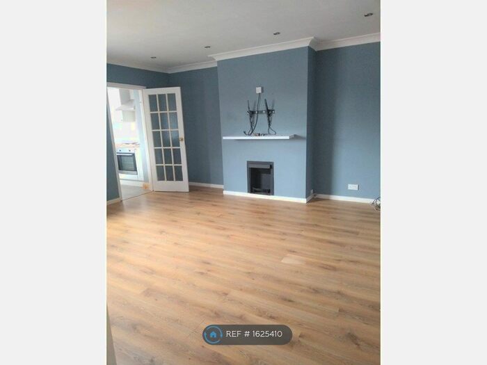 2 Bedroom Flat To Rent In West Moor, Newcastle Upon Tyne, NE12