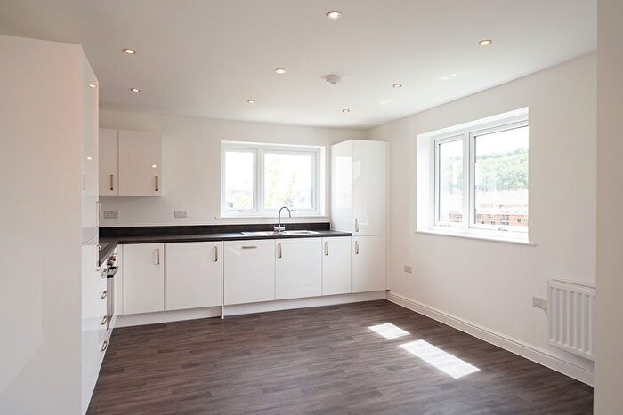 2 Bedroom Flat For Sale In West Kent @ Stonehaven Park, Ebbsfleet, Ebbsfleet Valley, Swanscombe, Kent, DA10