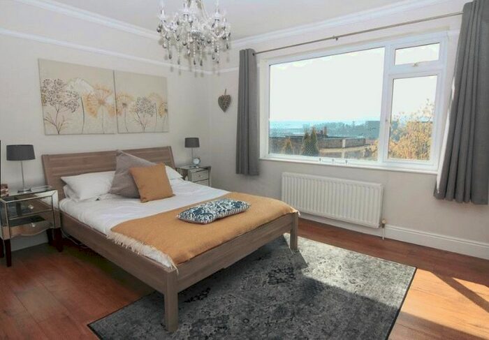 2 Bedroom Maisonette To Rent In Ambra Vale West, Garden Maisonette, Cliftonwood, BS8