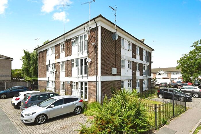 1 Bedroom Flat For Sale In Redgrave Road, Basildon, Essex, SS16